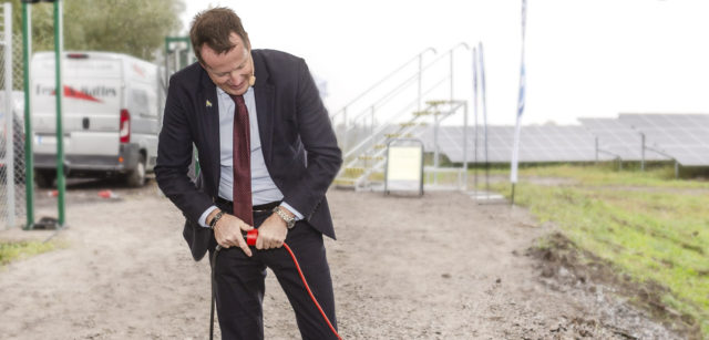 Anders Ygeman inviger solcellsparken i Linköping